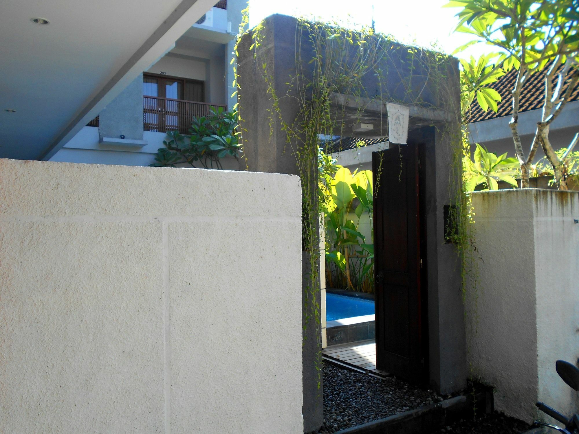 Reddoorz At Kerobokan Seminyak 2 Екстериор снимка